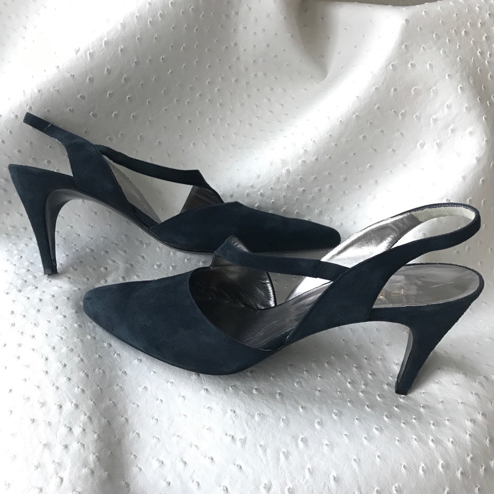 Petra Firenze Italian suede Navy pumps